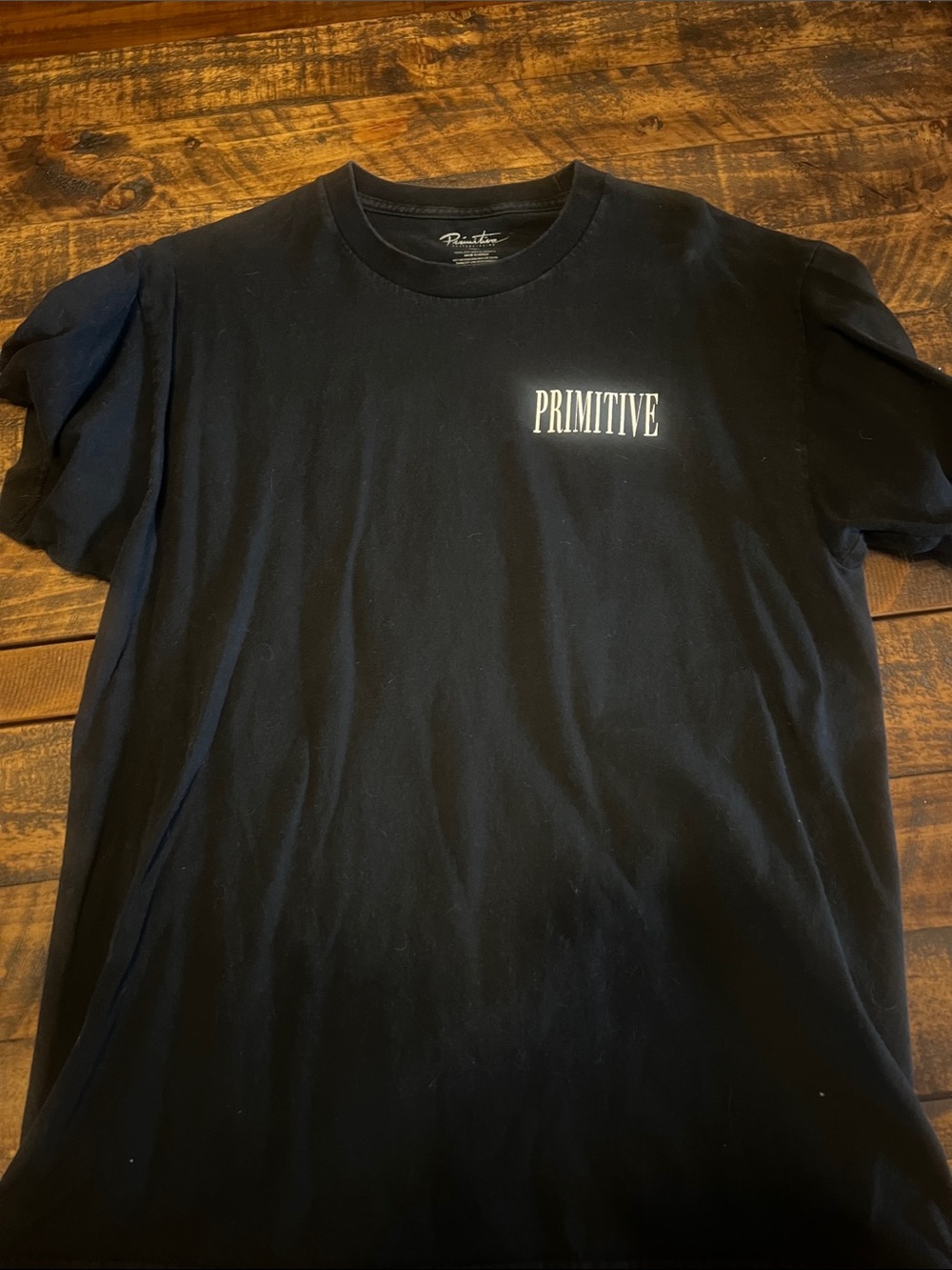 Primitive Men’s t-shirt Like New